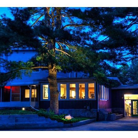 Pine Lodge Muskoka ハンツビル エクステリア 写真