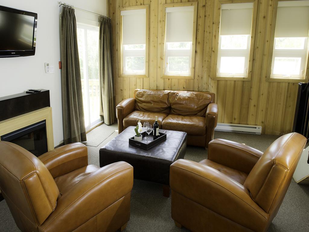 Pine Lodge Muskoka ハンツビル 部屋 写真