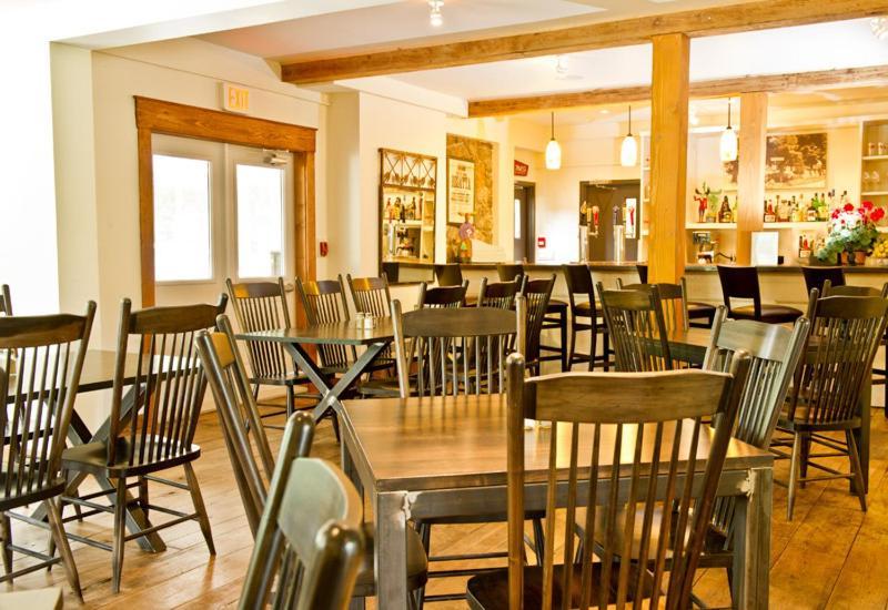 Pine Lodge Muskoka ハンツビル エクステリア 写真