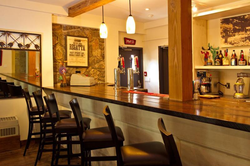 Pine Lodge Muskoka ハンツビル エクステリア 写真