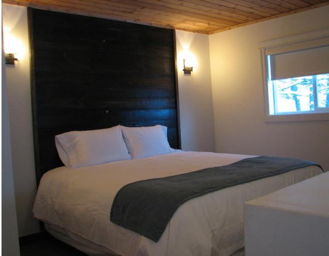 Pine Lodge Muskoka ハンツビル エクステリア 写真